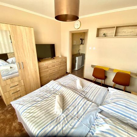 Aqua Blue Apartmanok - Шиофок Экстерьер фото