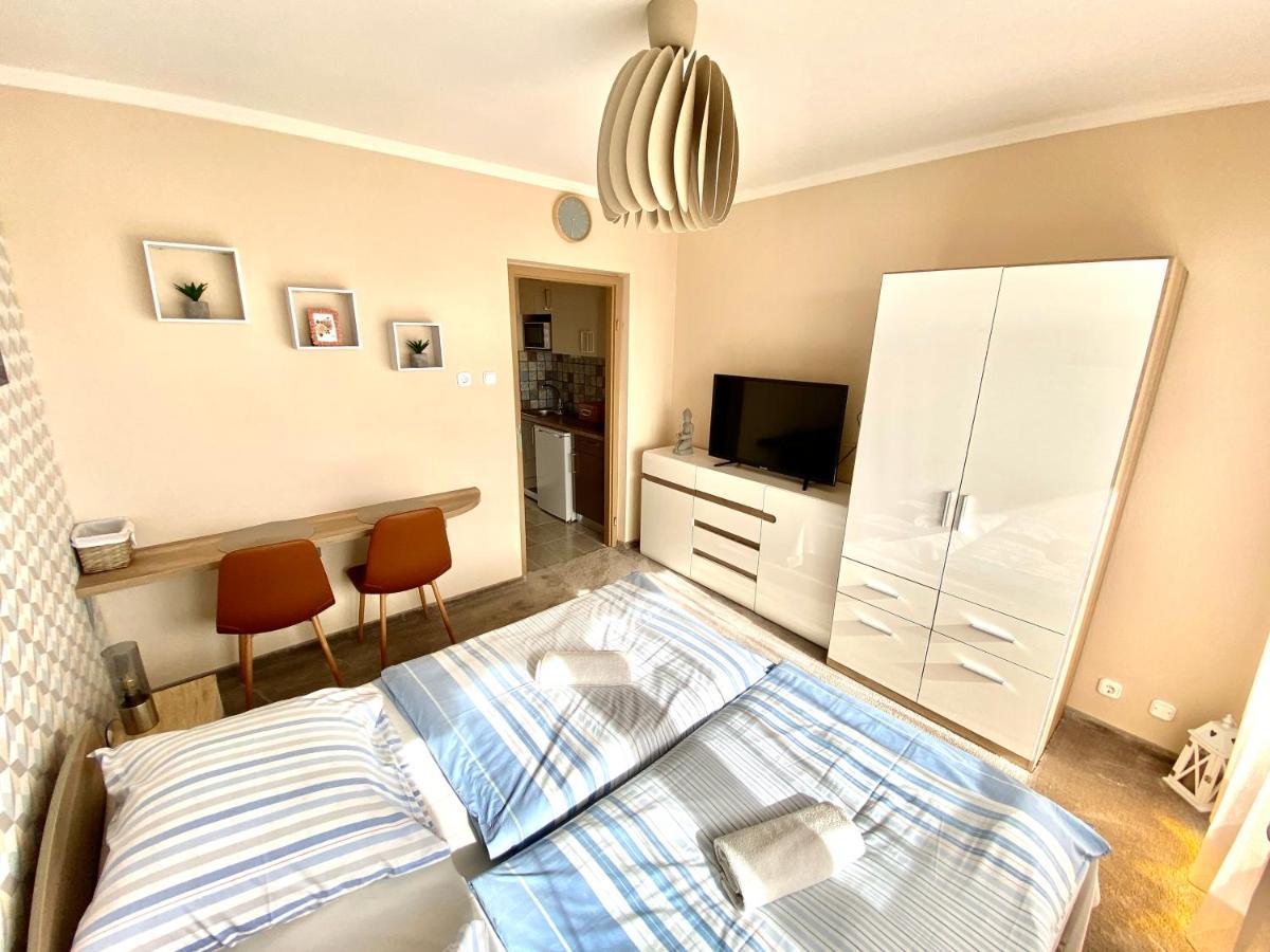 Aqua Blue Apartmanok - Шиофок Экстерьер фото