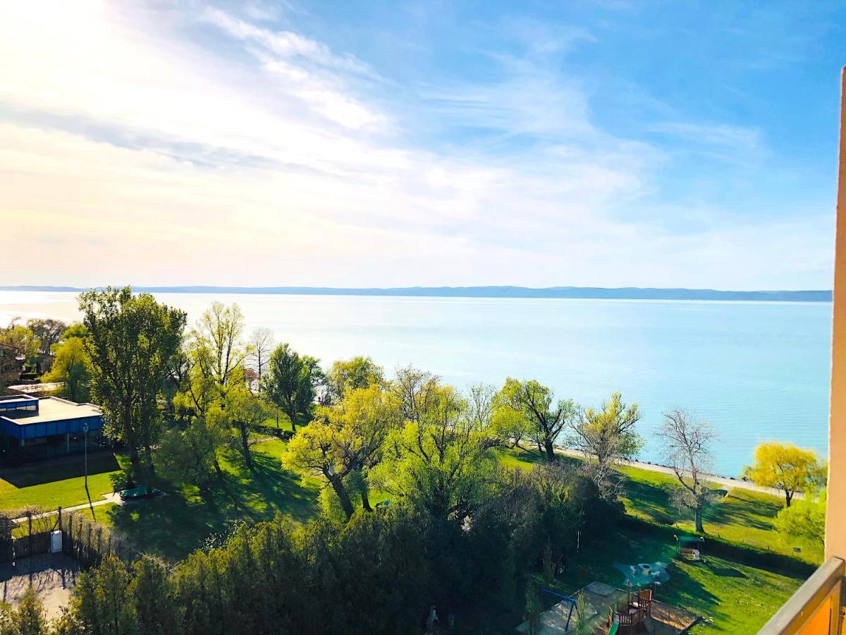 Aqua Blue Apartmanok - Шиофок Экстерьер фото