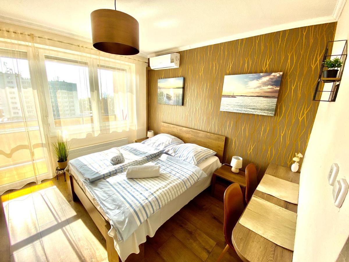 Aqua Blue Apartmanok - Шиофок Экстерьер фото