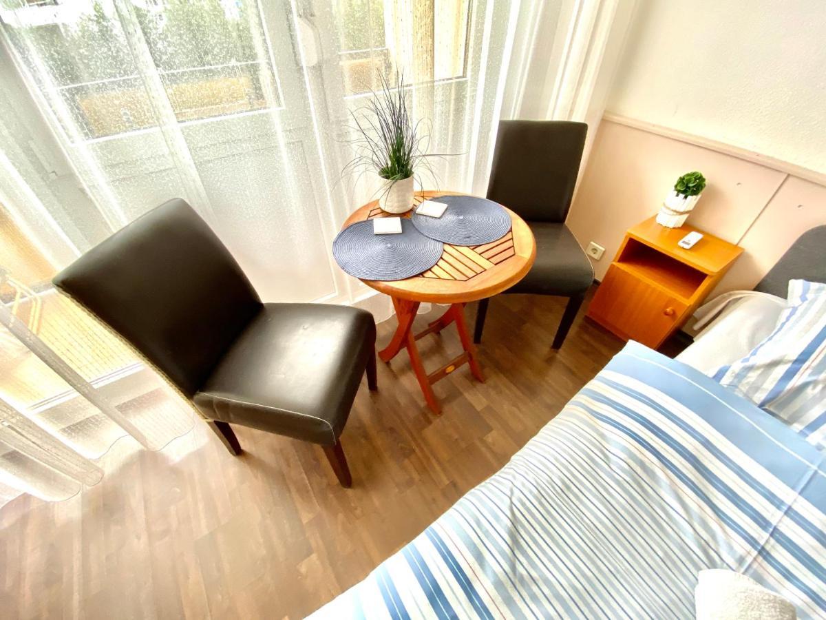 Aqua Blue Apartmanok - Шиофок Экстерьер фото