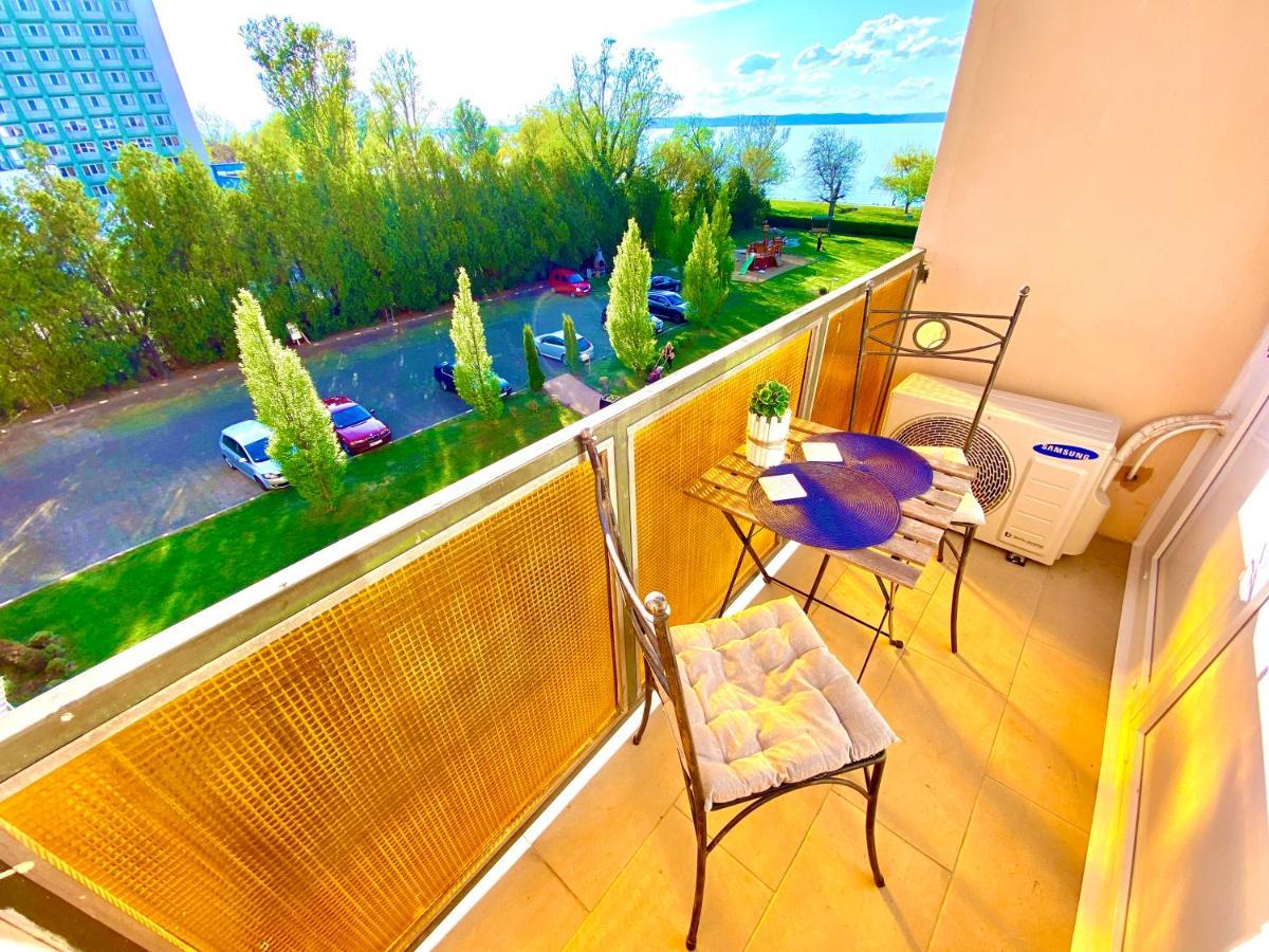 Aqua Blue Apartmanok - Шиофок Экстерьер фото