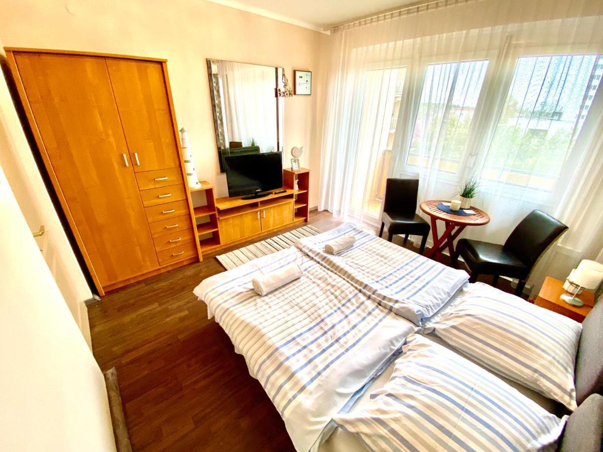 Aqua Blue Apartmanok - Шиофок Экстерьер фото