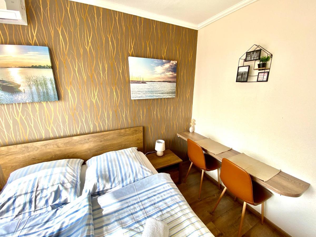 Aqua Blue Apartmanok - Шиофок Экстерьер фото