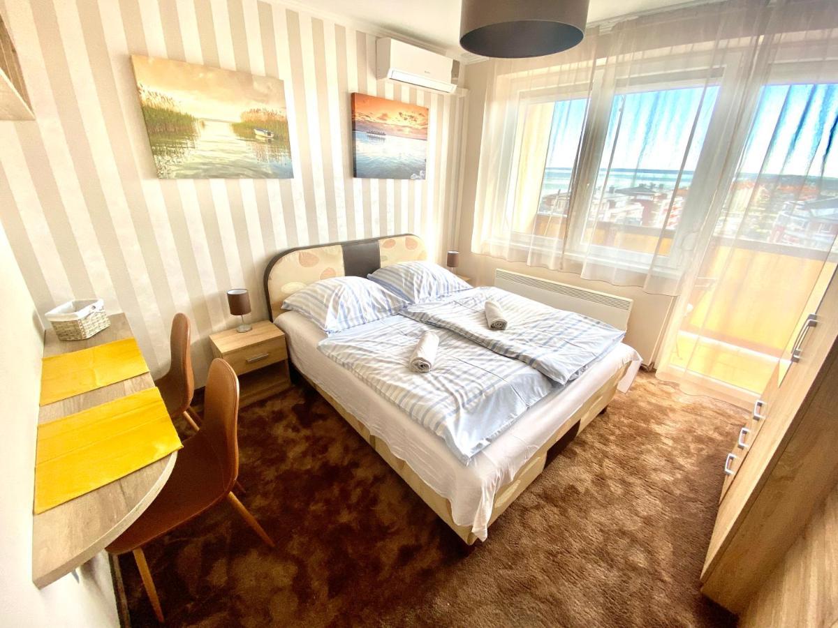 Aqua Blue Apartmanok - Шиофок Экстерьер фото