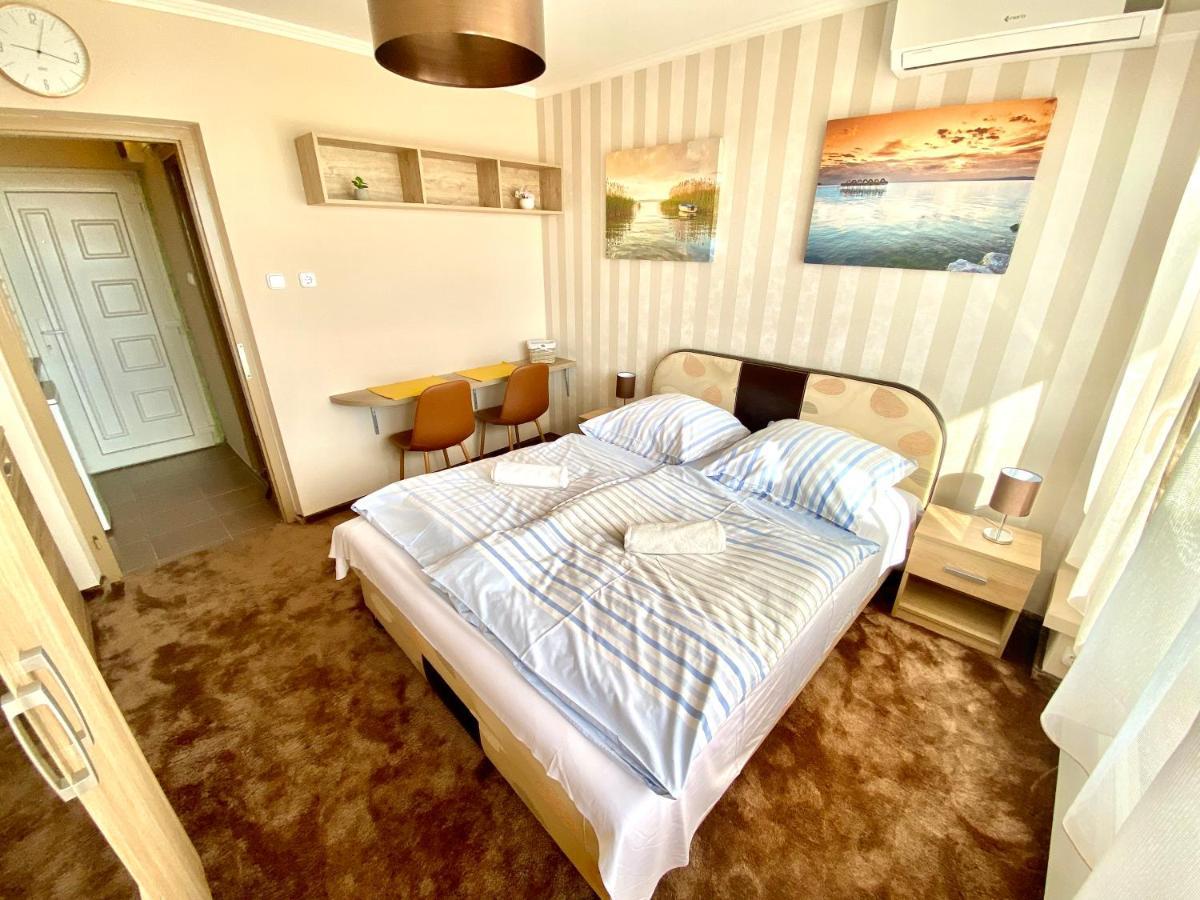 Aqua Blue Apartmanok - Шиофок Экстерьер фото
